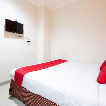 เรดดอร์ซ พลัส แอท โฮเทล อัลเดน มากัสซาร์ Hotel มากาซาร์ ภายนอก รูปภาพ