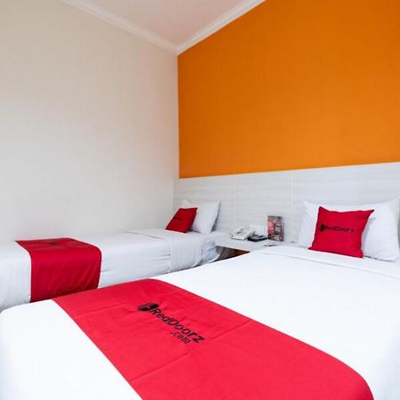 เรดดอร์ซ พลัส แอท โฮเทล อัลเดน มากัสซาร์ Hotel มากาซาร์ ภายนอก รูปภาพ