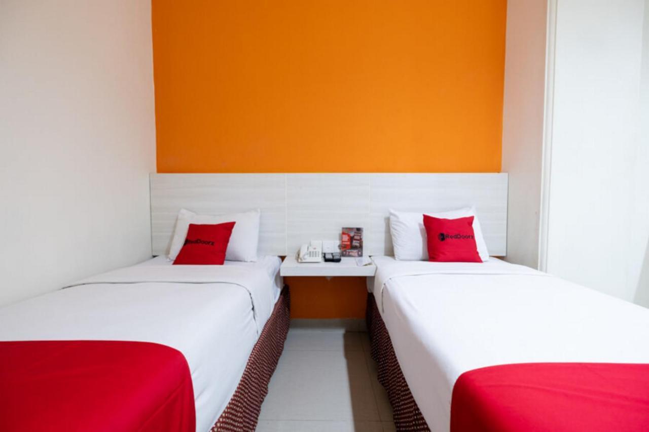 เรดดอร์ซ พลัส แอท โฮเทล อัลเดน มากัสซาร์ Hotel มากาซาร์ ภายนอก รูปภาพ