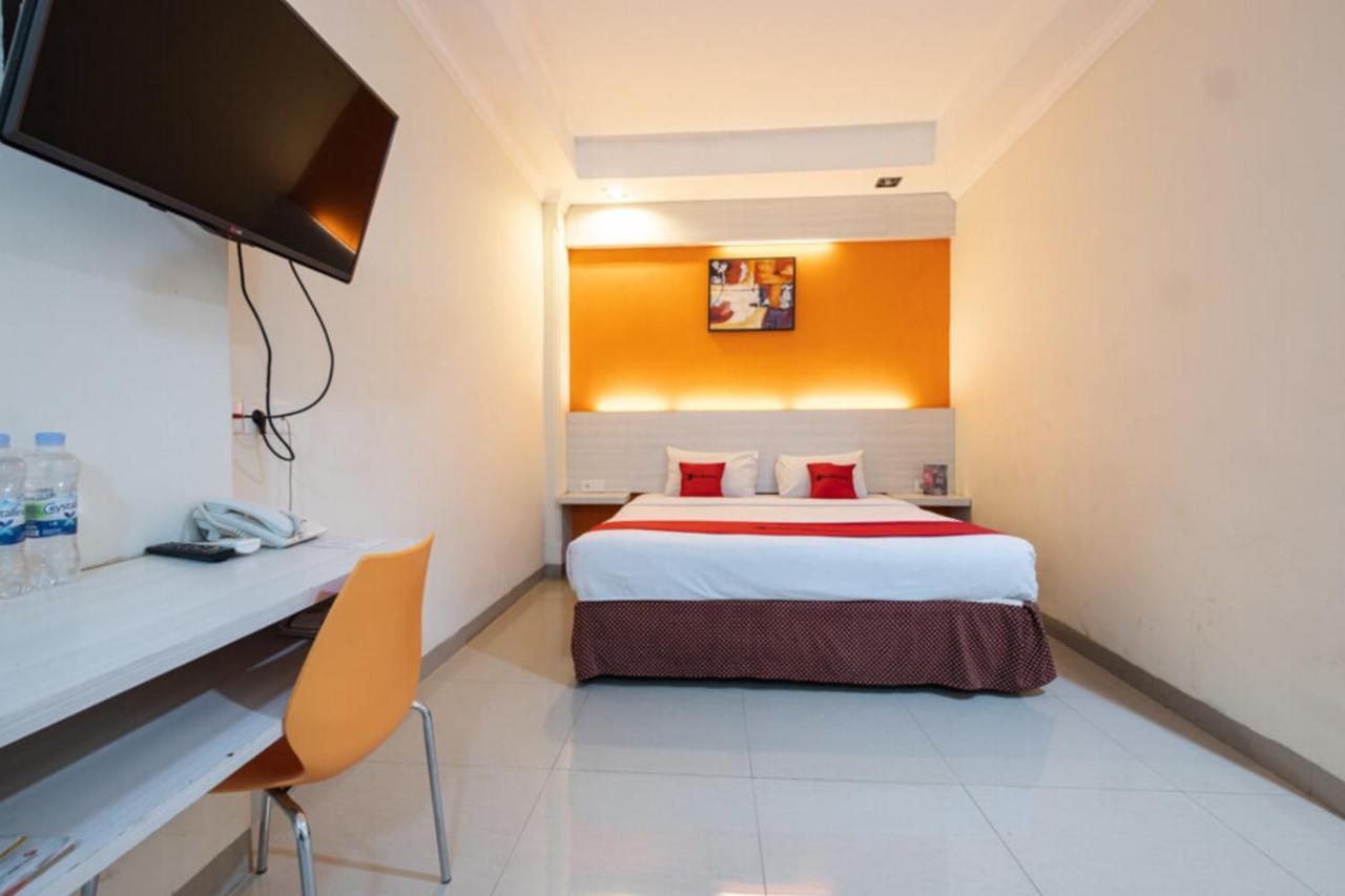 เรดดอร์ซ พลัส แอท โฮเทล อัลเดน มากัสซาร์ Hotel มากาซาร์ ภายนอก รูปภาพ