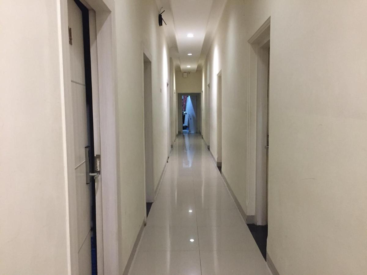 เรดดอร์ซ พลัส แอท โฮเทล อัลเดน มากัสซาร์ Hotel มากาซาร์ ภายนอก รูปภาพ
