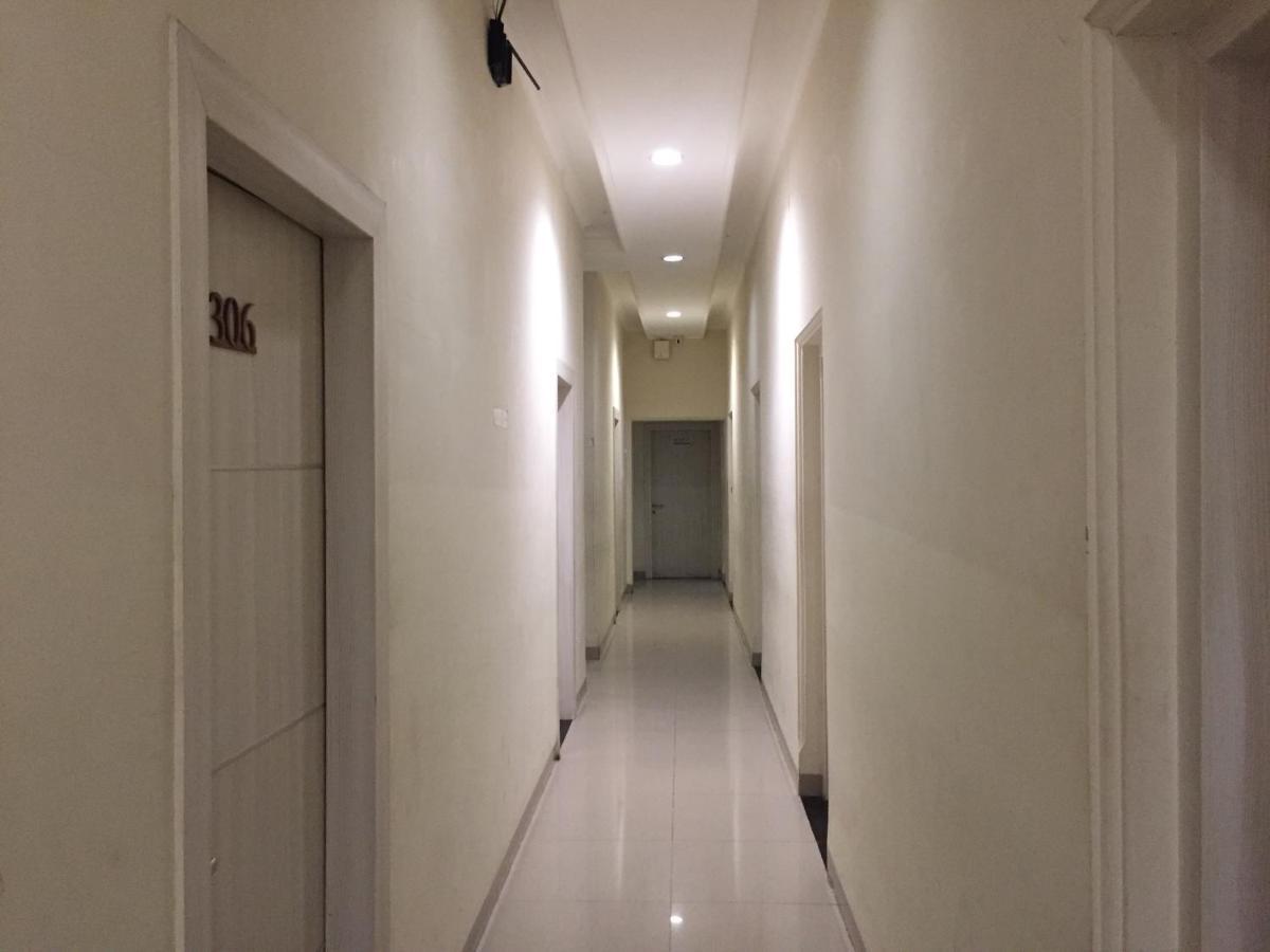 เรดดอร์ซ พลัส แอท โฮเทล อัลเดน มากัสซาร์ Hotel มากาซาร์ ภายนอก รูปภาพ